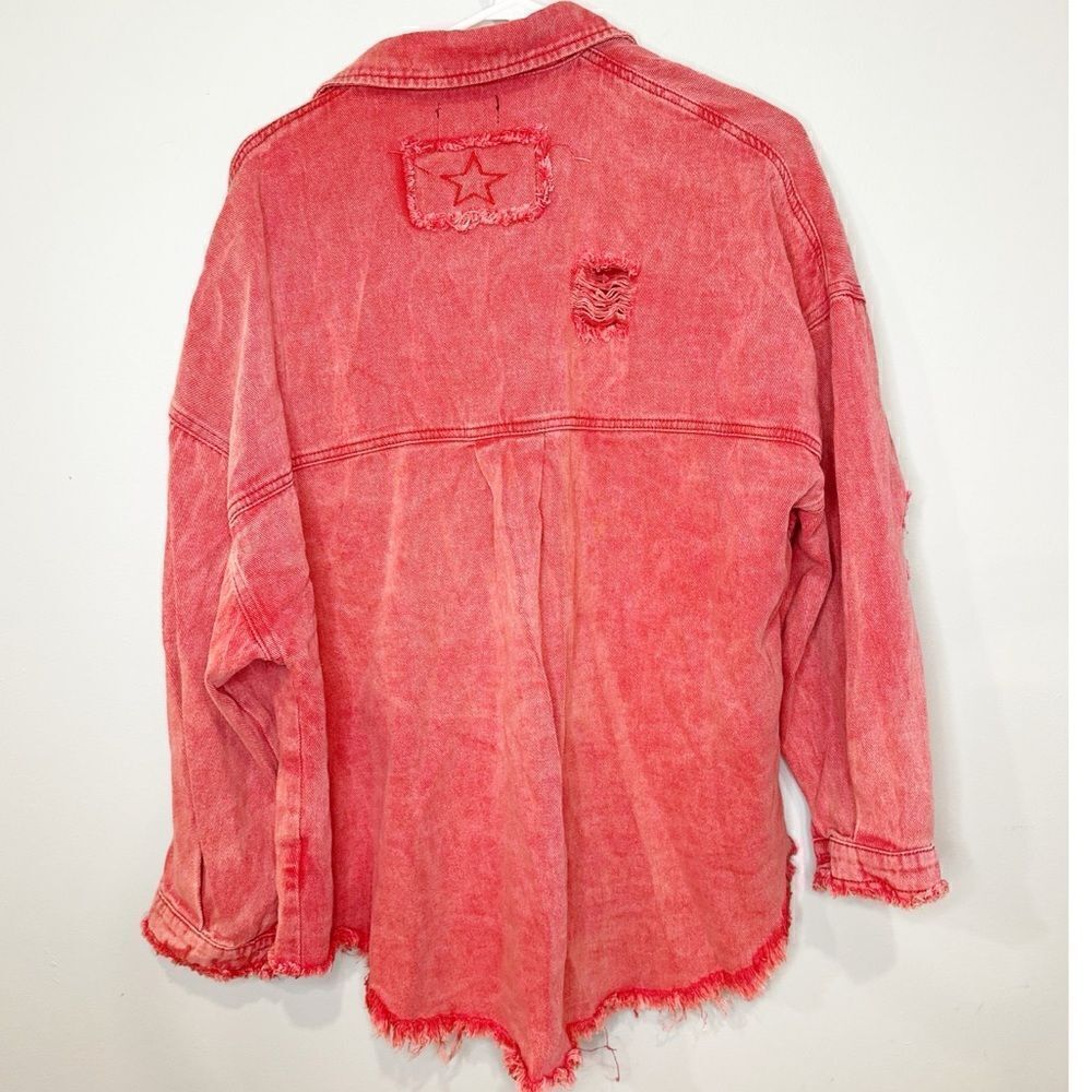 Vici distressed oversized denim shacket red - Picture 4 of 5